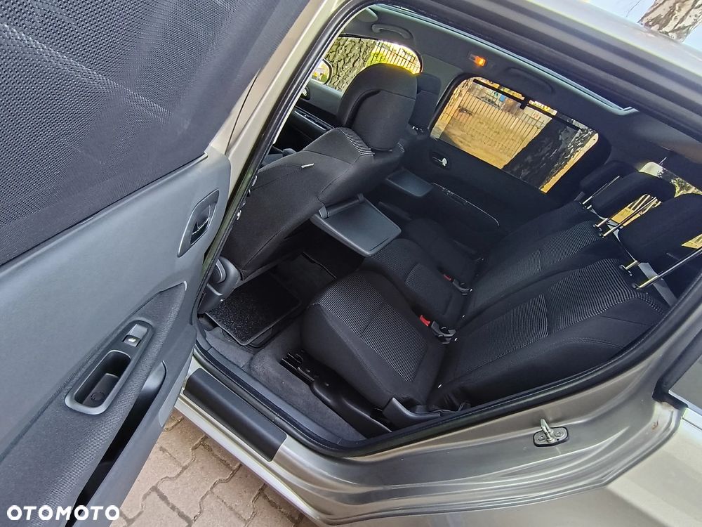 Peugeot 5008 1.6 HDi Premium - 11