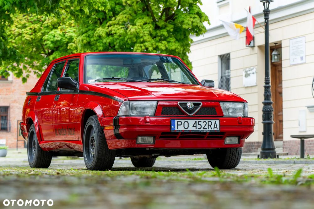 Alfa Romeo 75 - 12