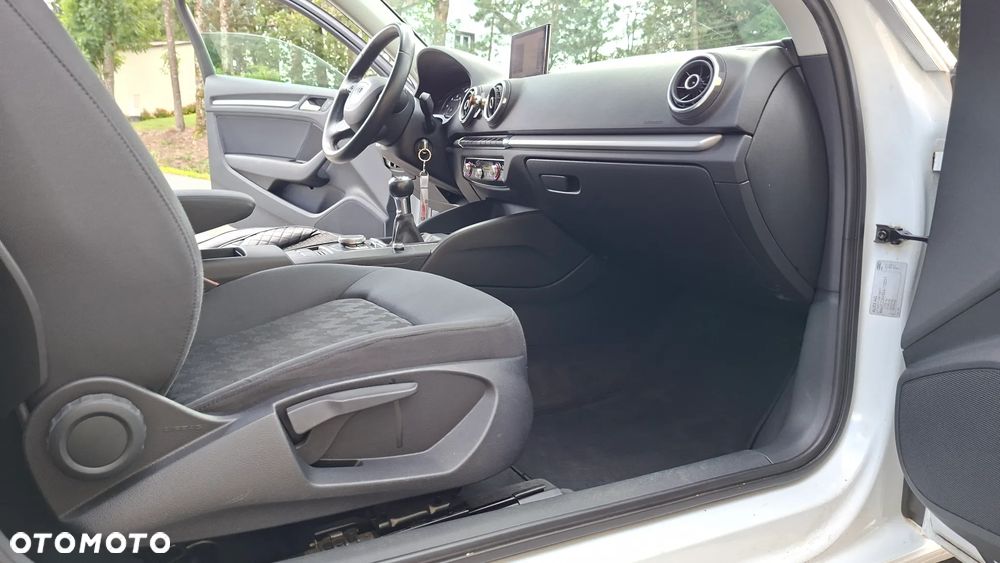 Audi A3 3-drzwiowe 1.4 TFSI Premiere Edition - 6