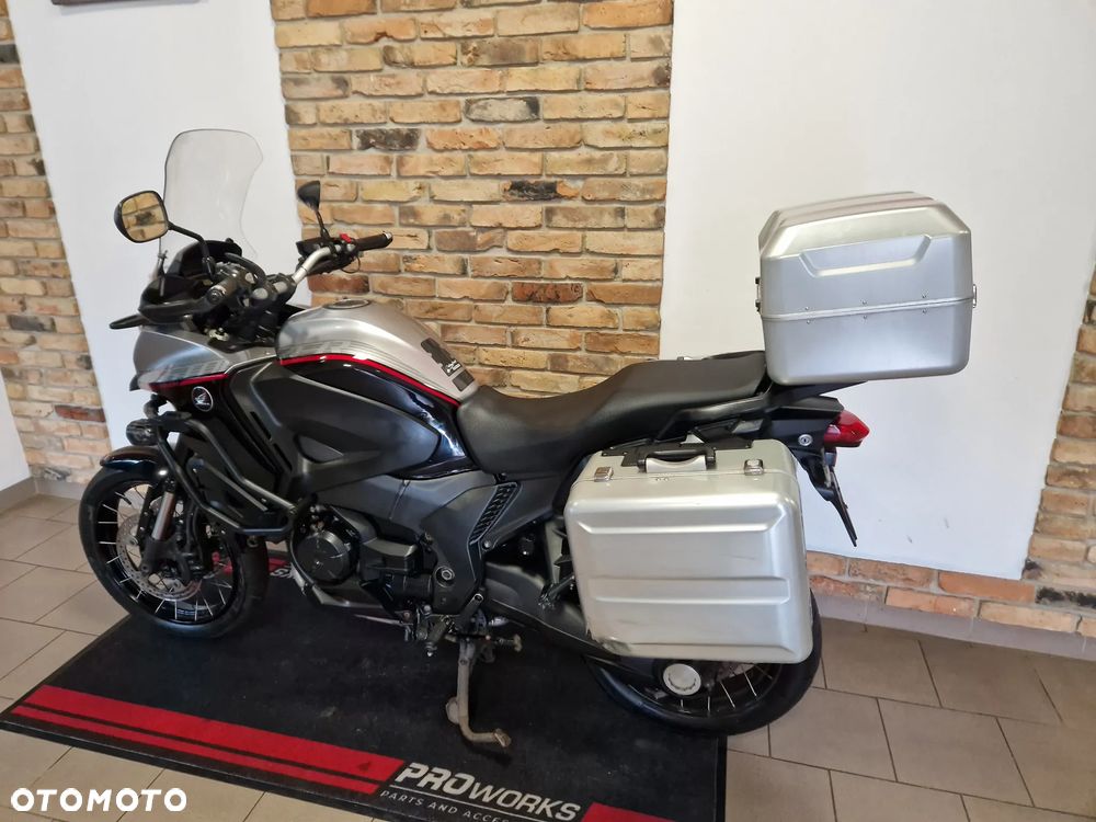 Honda VFR - 8