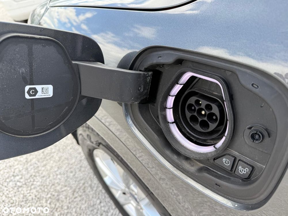 Ford Kuga 2.5 Duratec PHEV ST-LINE - 14