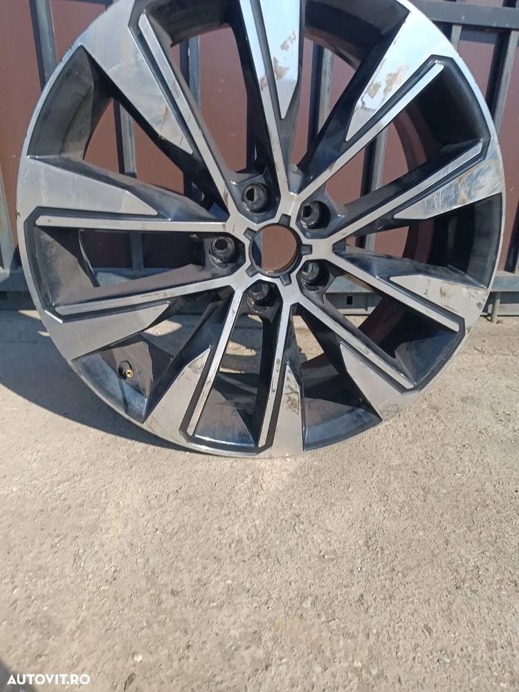 JANTA  ALIAJ R19 Renault Austral - 3