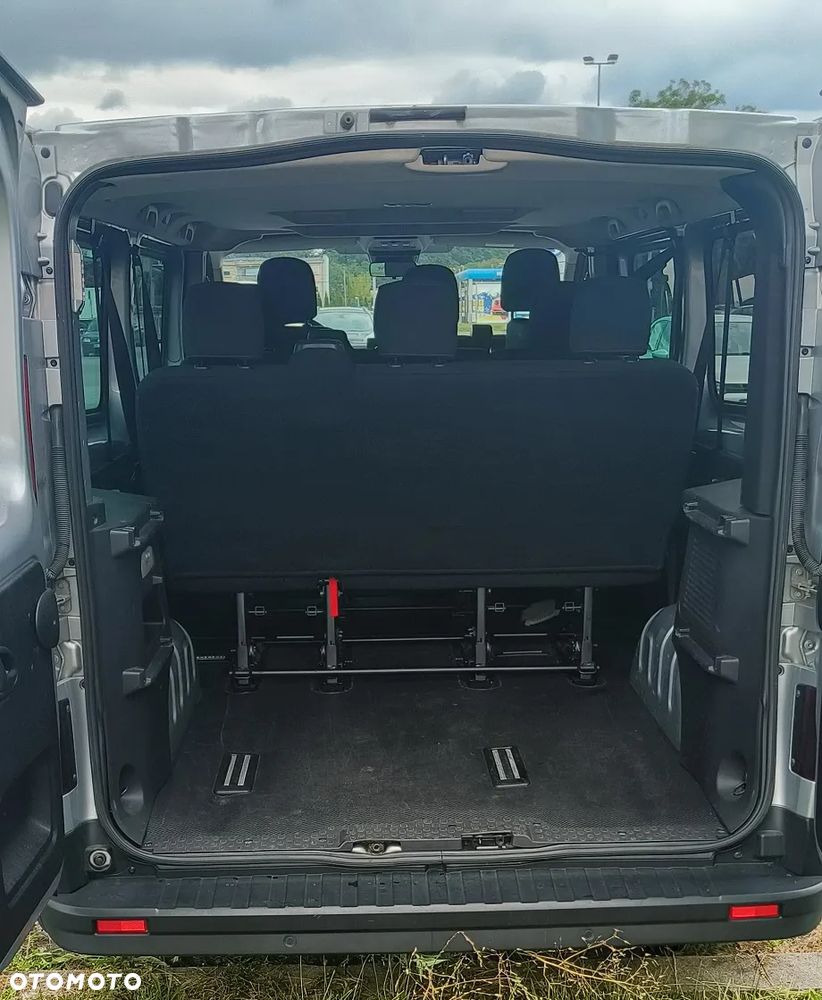 Renault Trafic 2.0 dCi - 9