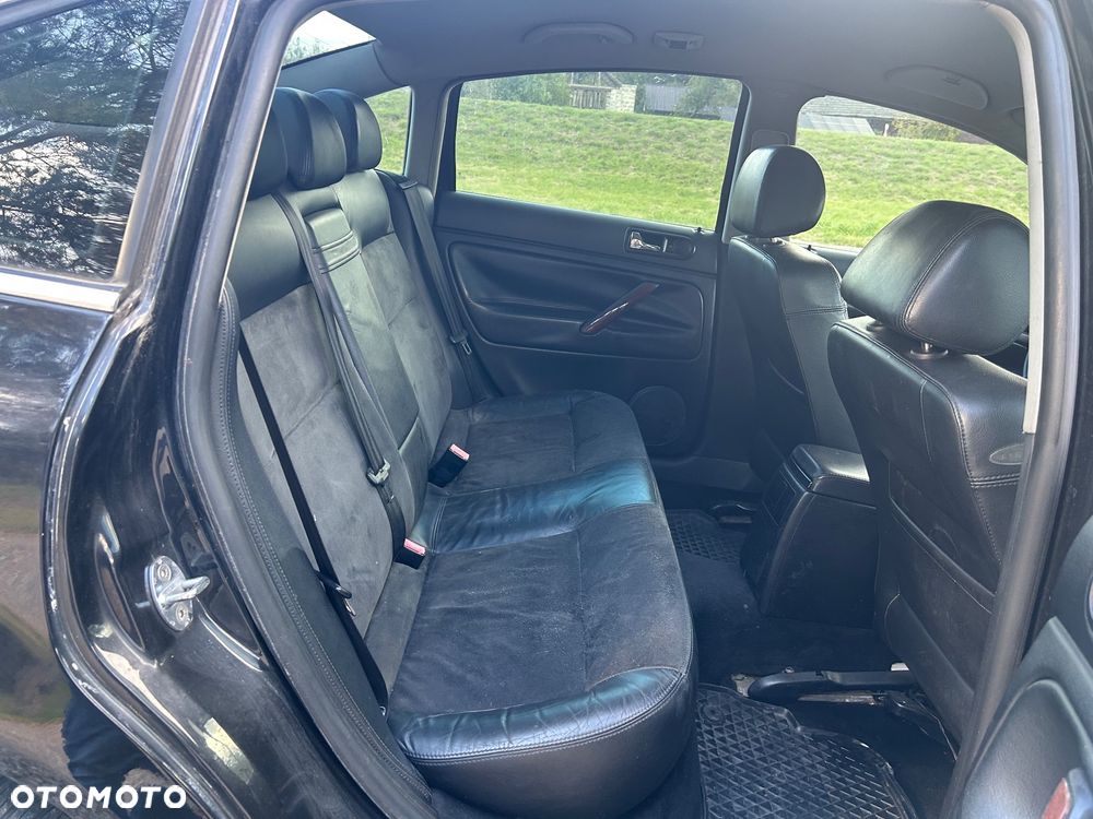Volkswagen Passat 1.9 TDI Highline - 7