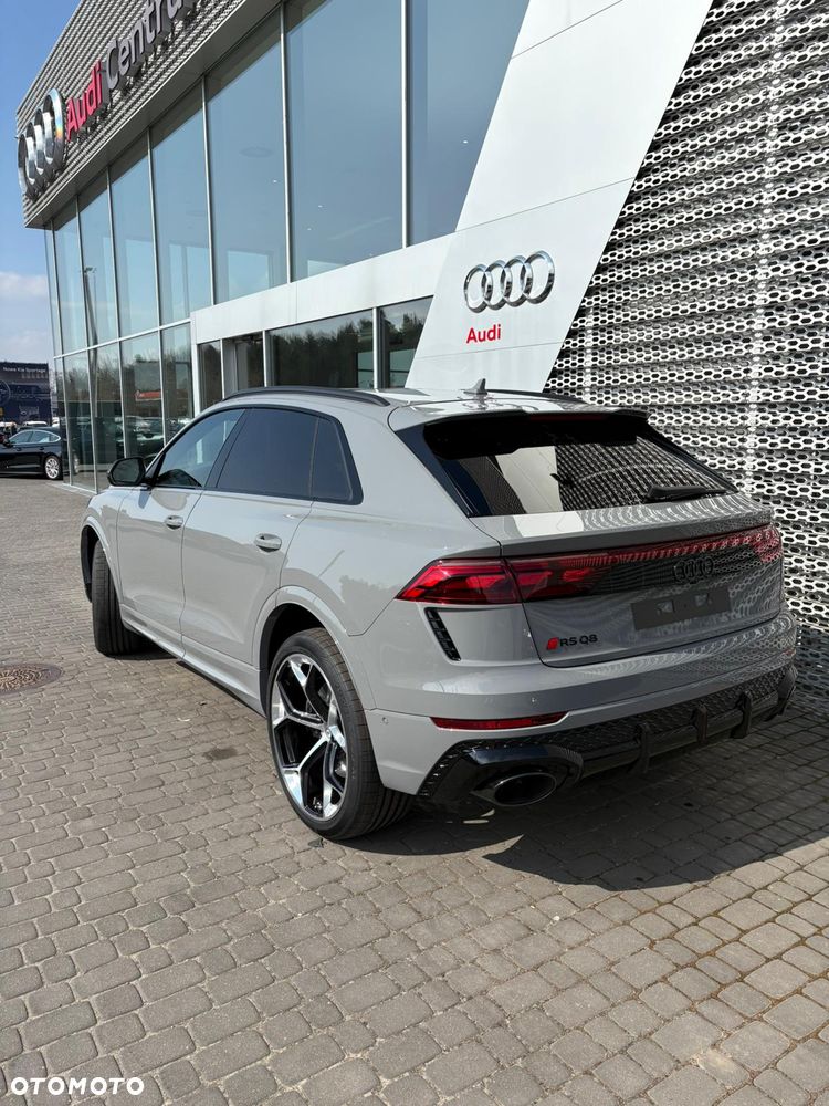 Audi RS Q8 - 5