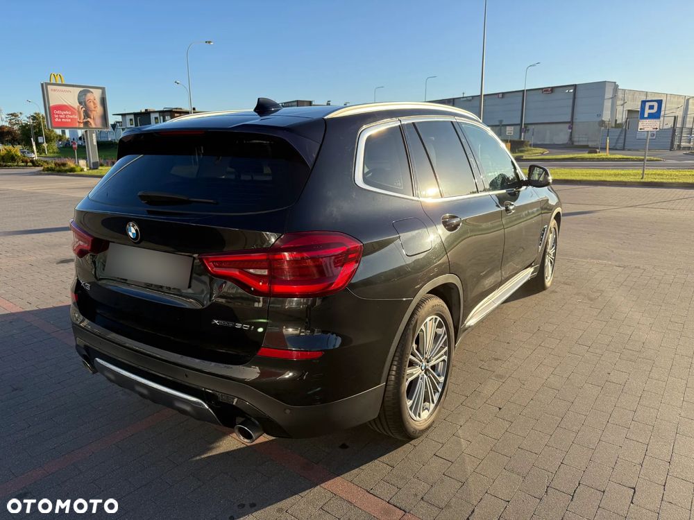 BMW X3 xDrive30i Luxury Line - 4
