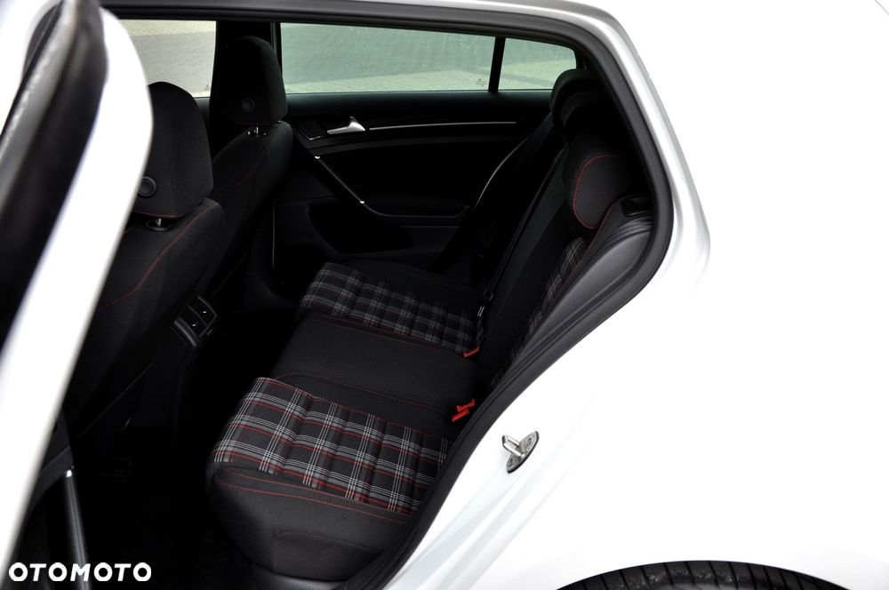 Volkswagen Golf 2.0 TSI BMT GTI - 33
