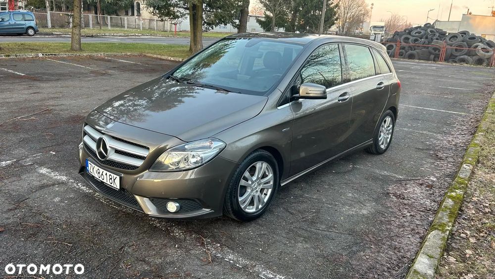 Mercedes-Benz Klasa B 180 (BlueEFFICIENCY) - 1
