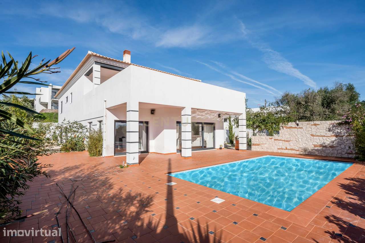 Moradia T4 com Piscina no Monte Canelas, Portimão - Grande imagem: 2/38