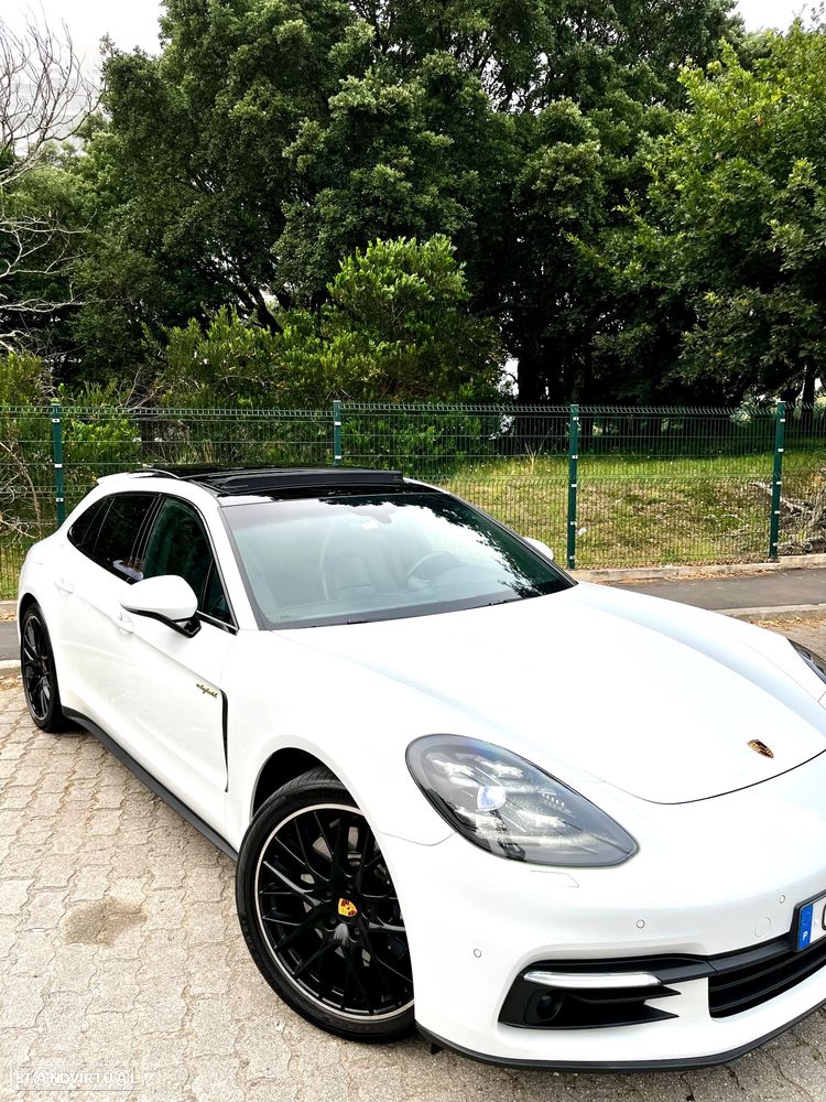 Porsche Panamera 4 E-Hybrid 10 Years Edition - 1