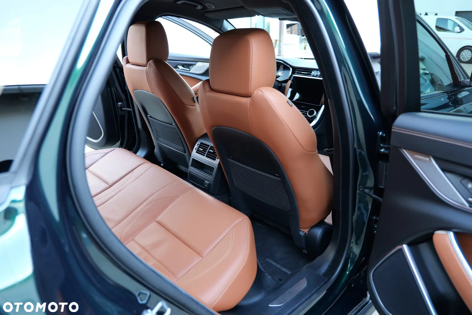 Jaguar XF 2.0 P250 R-Dynamic Black - 22