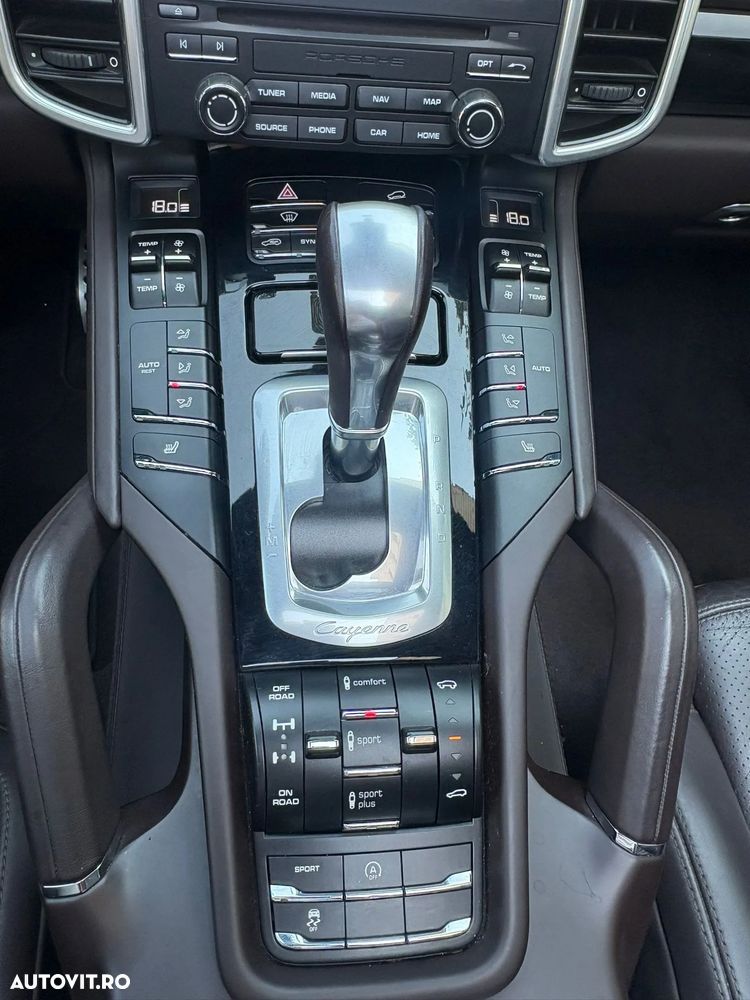 Porsche Cayenne 4.2 L S - 5