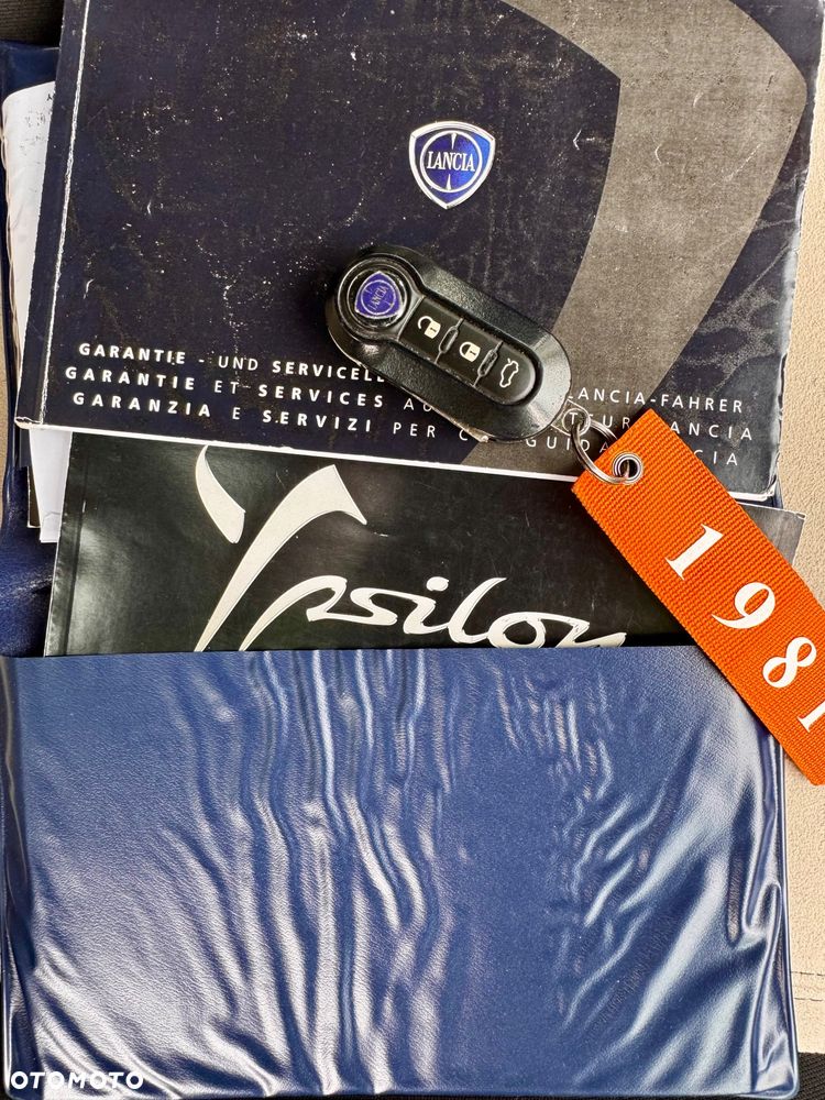Lancia Ypsilon - 12
