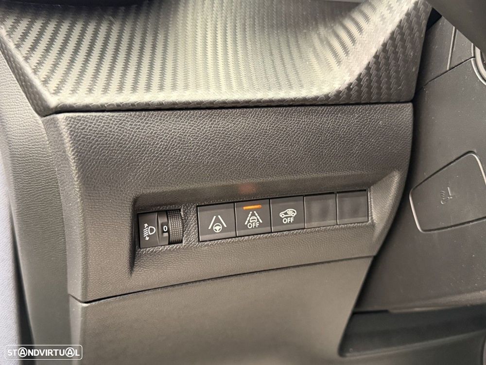 Peugeot 2008 1.2 PureTech Allure Pack EAT8 - 12