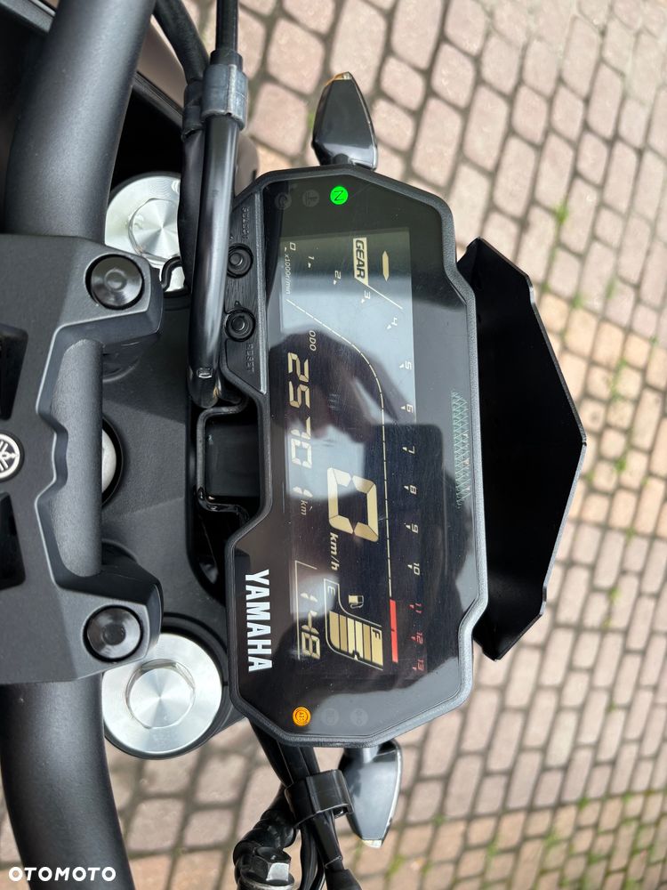 Yamaha MT - 6