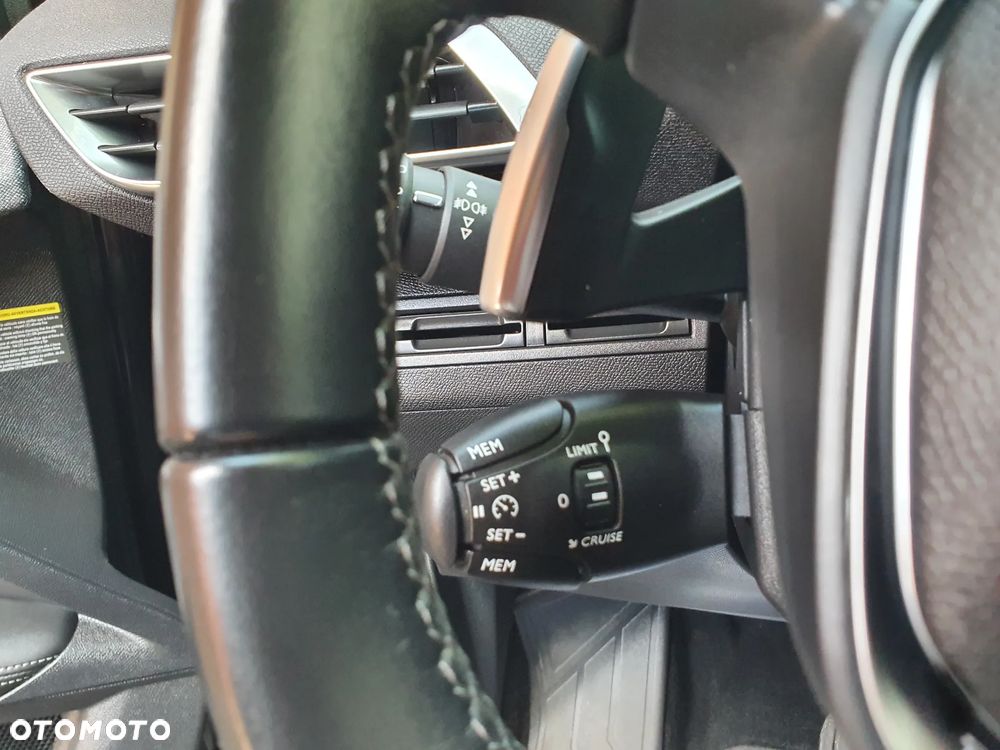 Peugeot 3008 PureTech 130 Stop & Start GPF EAT8 Crossway - 22