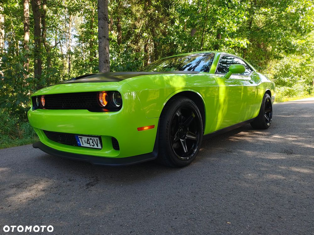 Dodge Challenger - 4