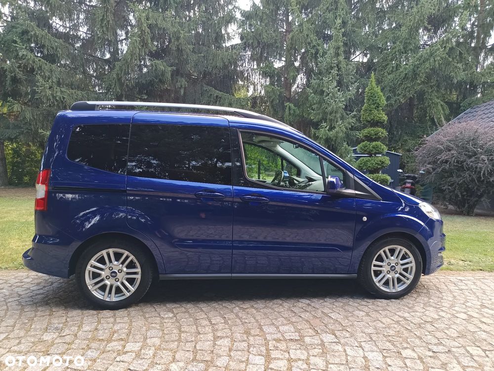 Ford Tourneo Courier 1.0 EcoBoost S&S Titanium - 4