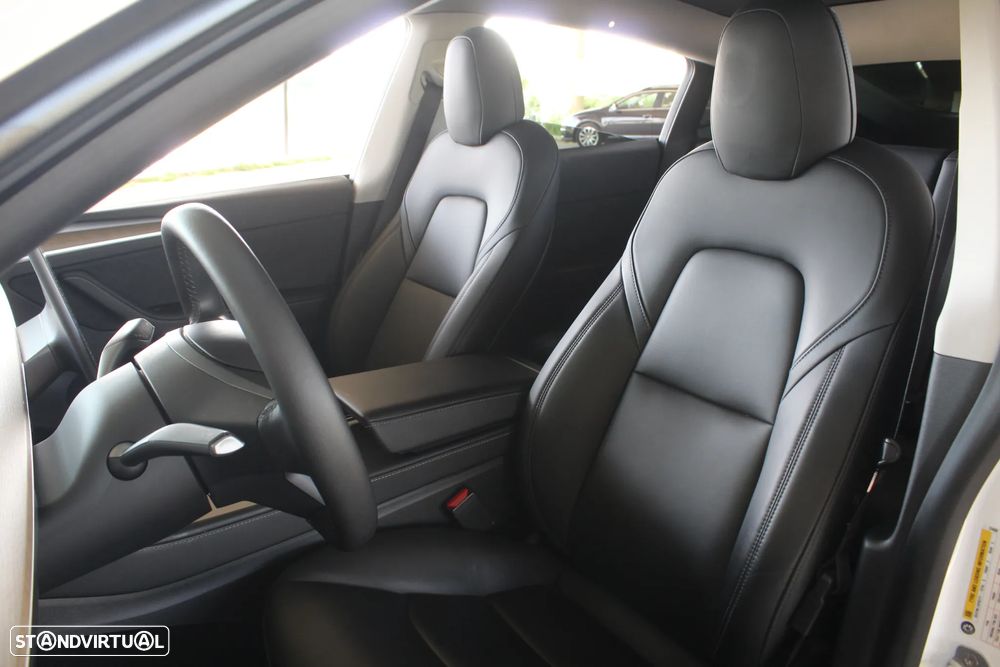 Tesla Model Y Long Range Dual Motor AWD - 36