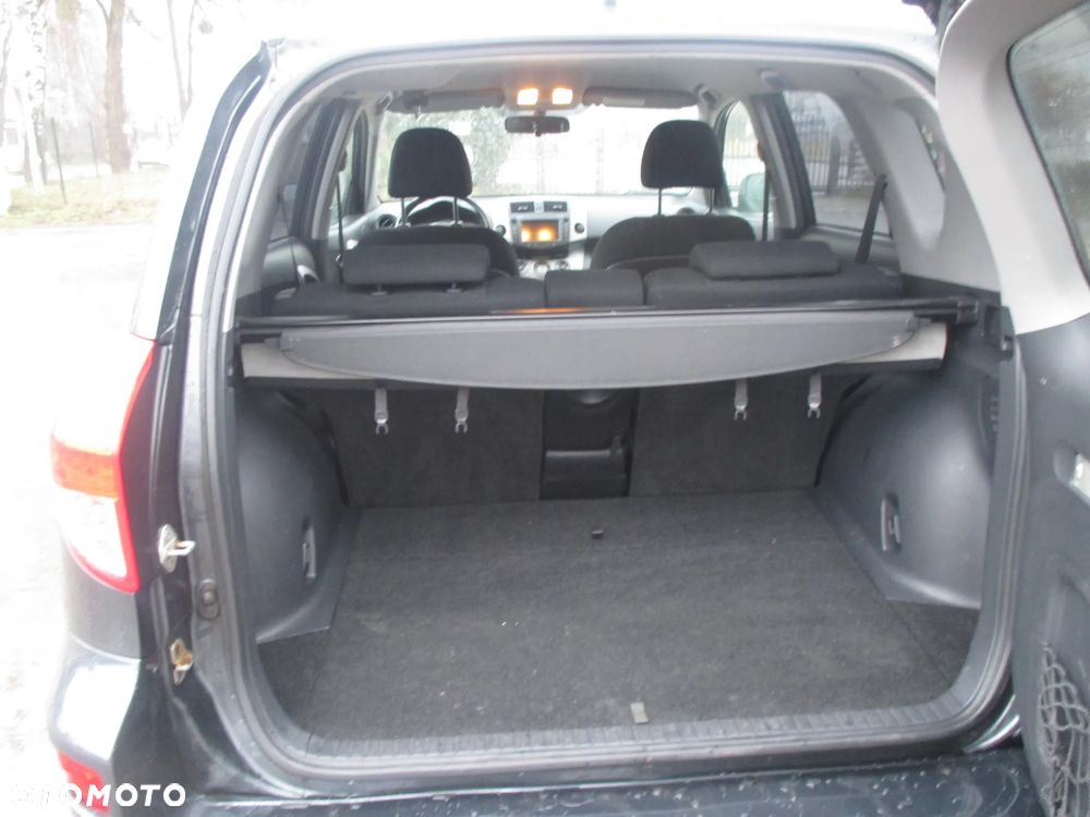 Toyota RAV4 2.0 VVT-i Sol - 12