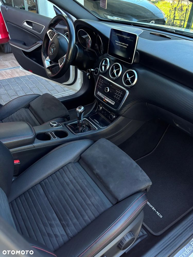 Mercedes-Benz Klasa A 180 AMG Line - 25