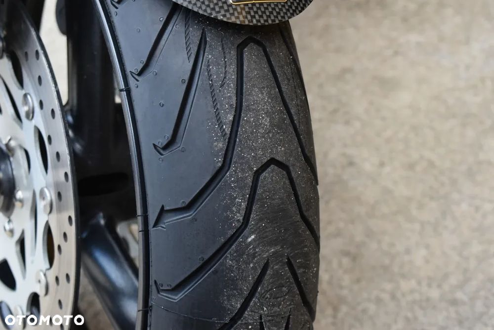 Yamaha FZR - 28