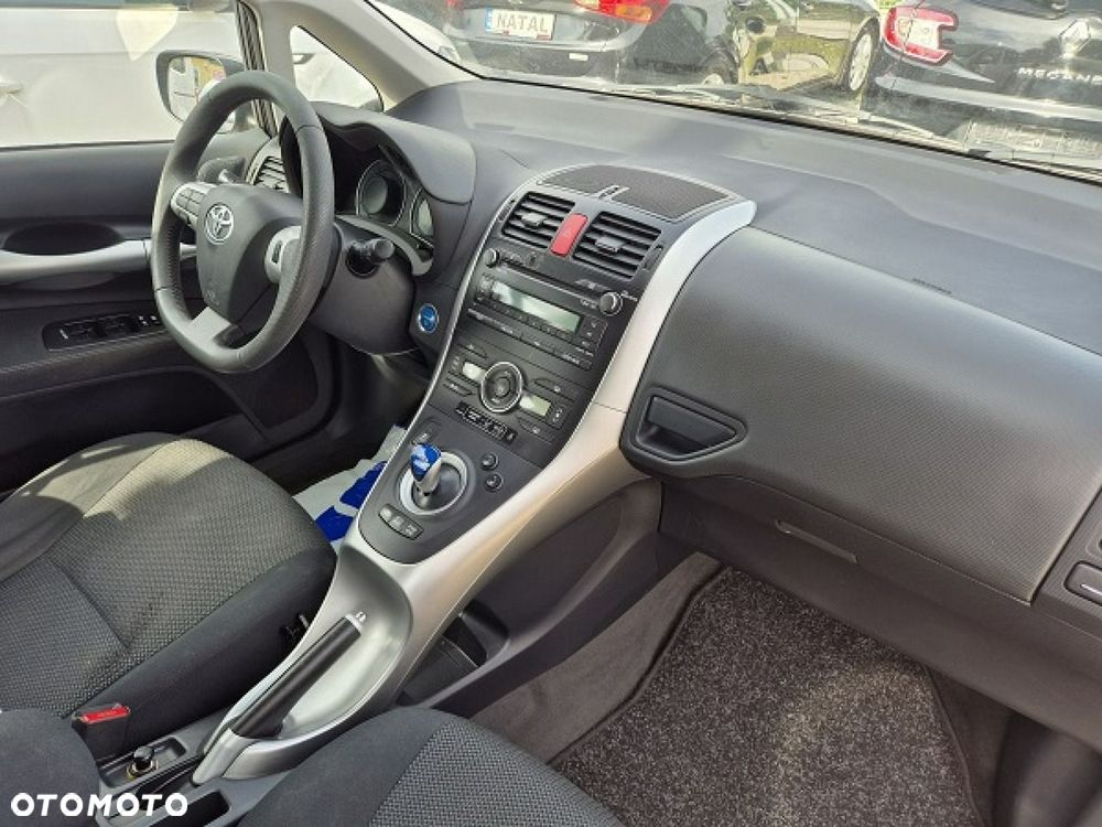 Toyota Auris - 18