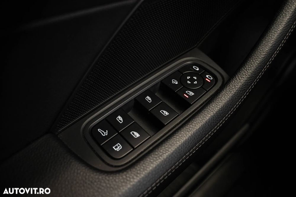 Porsche Panamera 4 E-Hybrid - 26