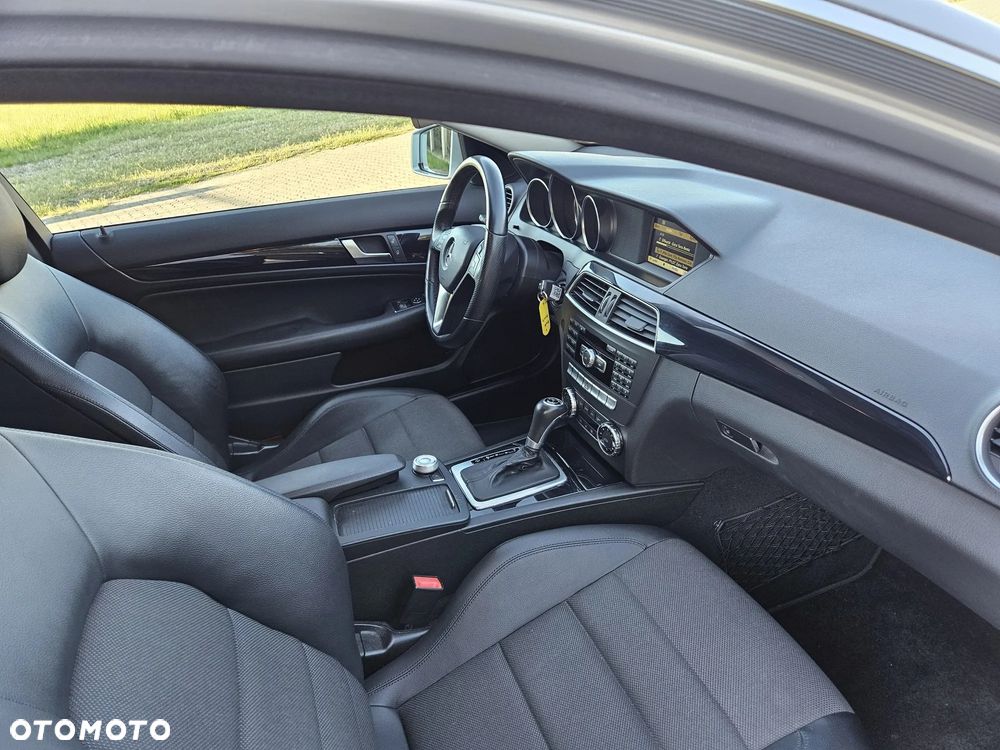 Mercedes-Benz Klasa C 180 BlueEFFICIENCY 7G-TRONIC - 8
