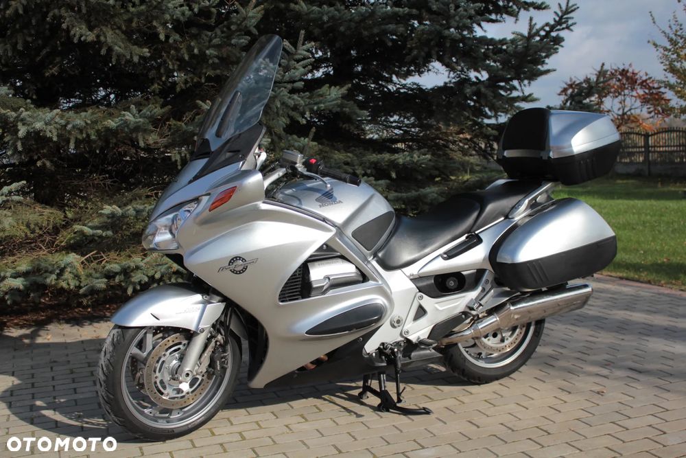 Honda ST - 6