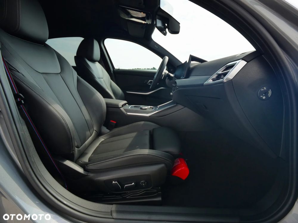 BMW Seria 3 330i xDrive M Sport sport - 39