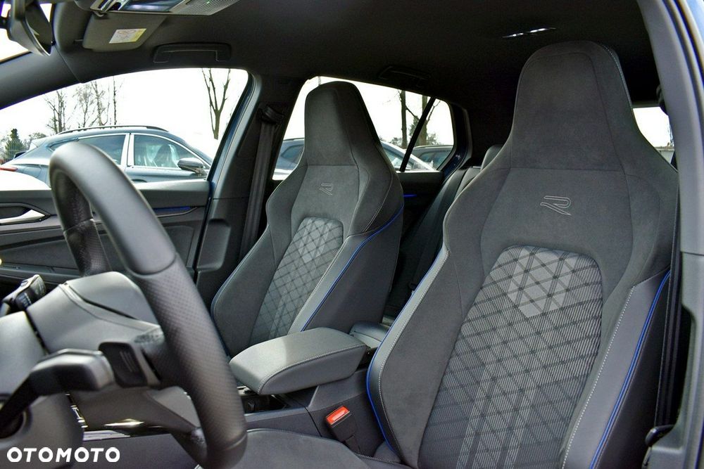 Volkswagen Golf - 10