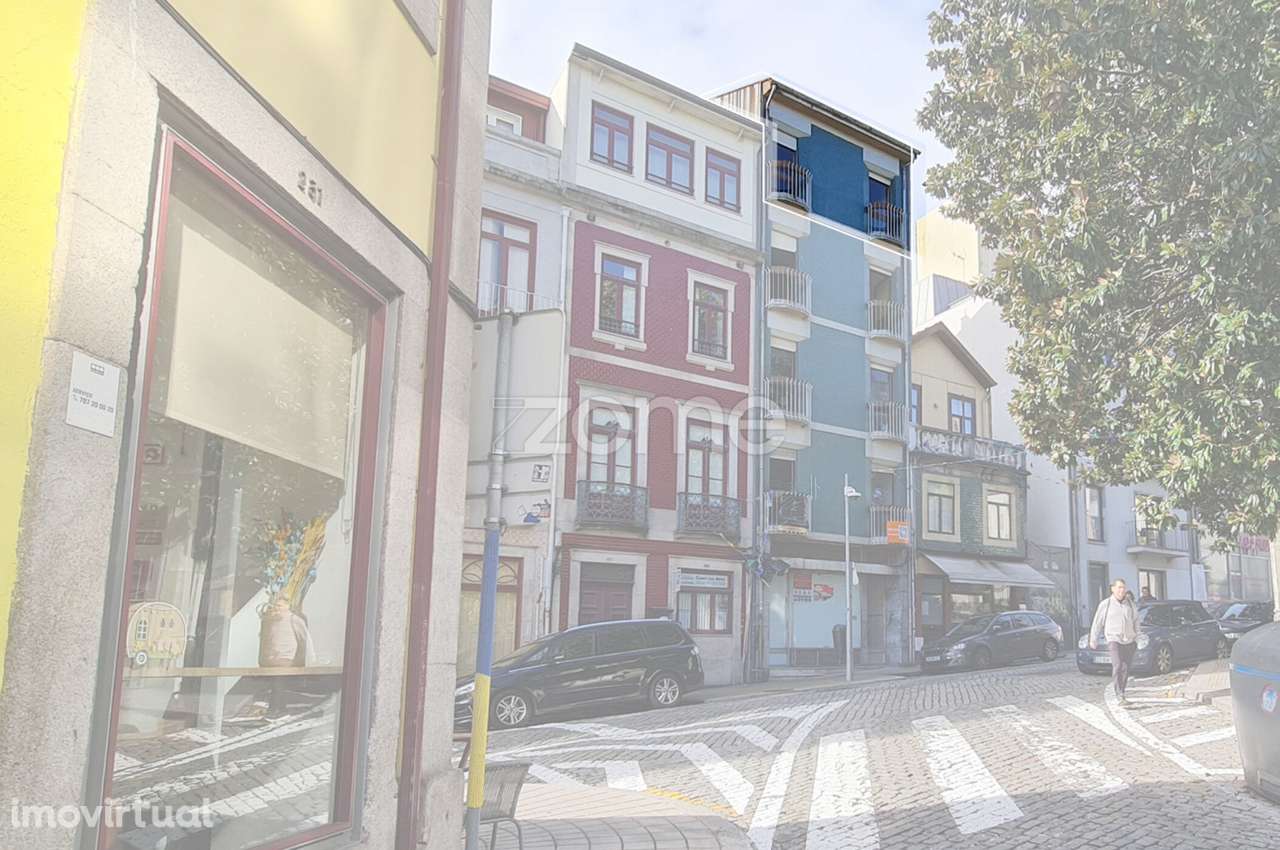 Apartamento T1 duplex mezzanine na Rua Almada Porto (fração G) - Grande imagem: 4/8