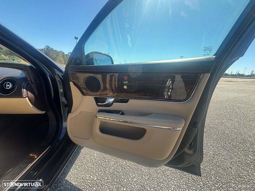 Jaguar XJ 3.0 D V6 Luxury - 18