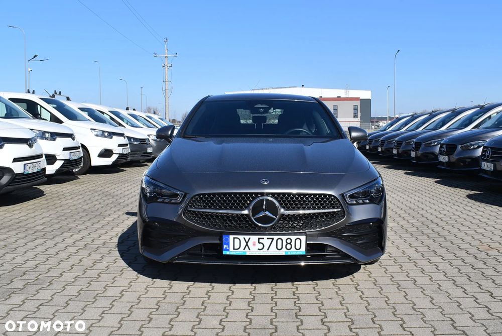 Mercedes-Benz CLA 200 7G-DCT - 4
