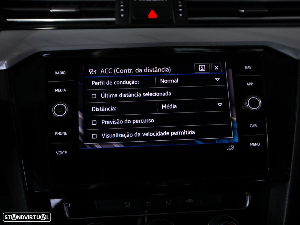 VW Passat 1.6 TDI Business DSG - 29