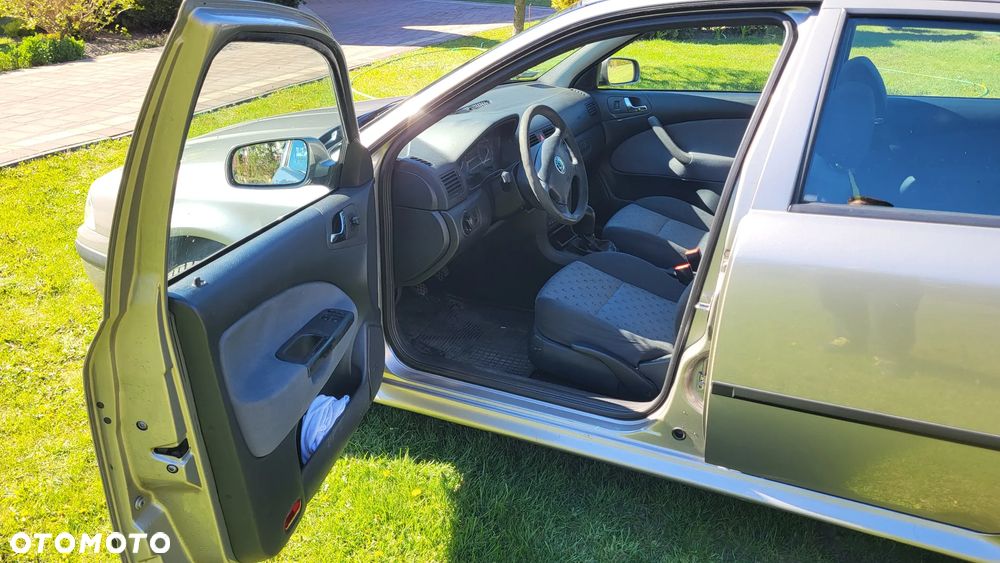 Skoda Octavia 1.6 Tour - 3