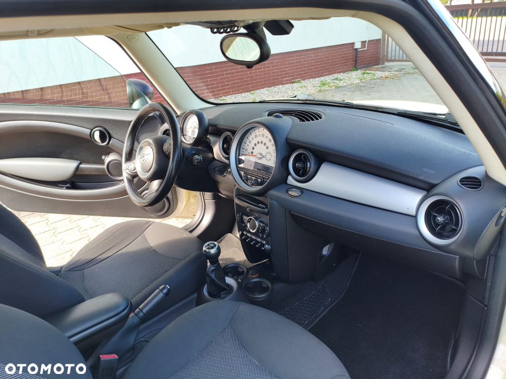 MINI Cooper Standard - 19