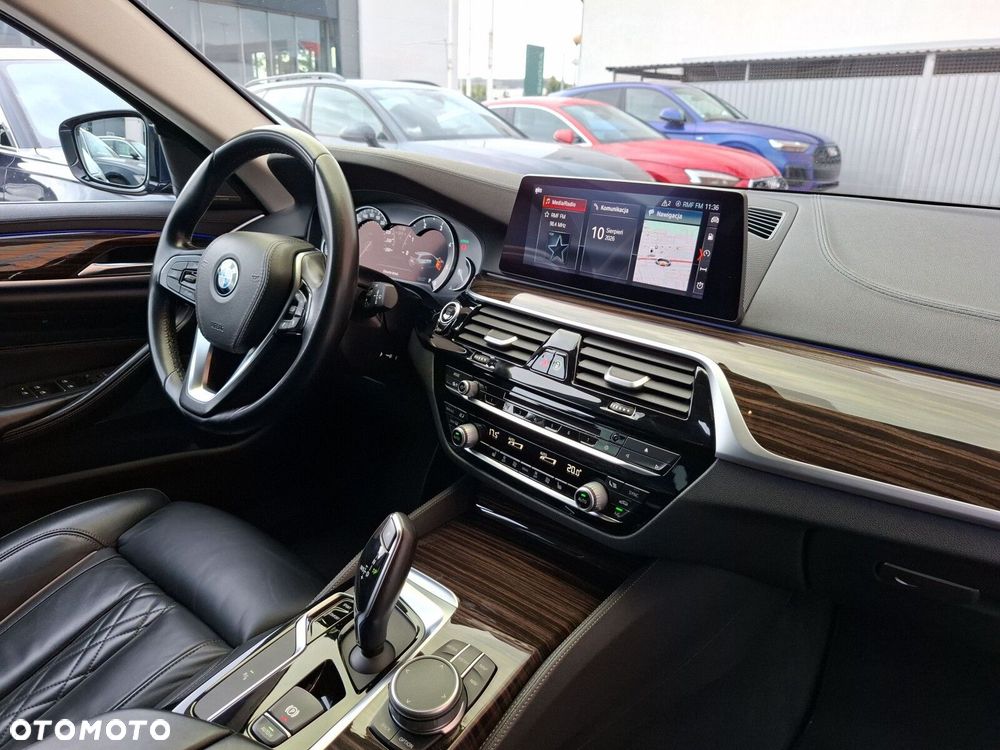 BMW Seria 5 520d xDrive Luxury Line sport - 14