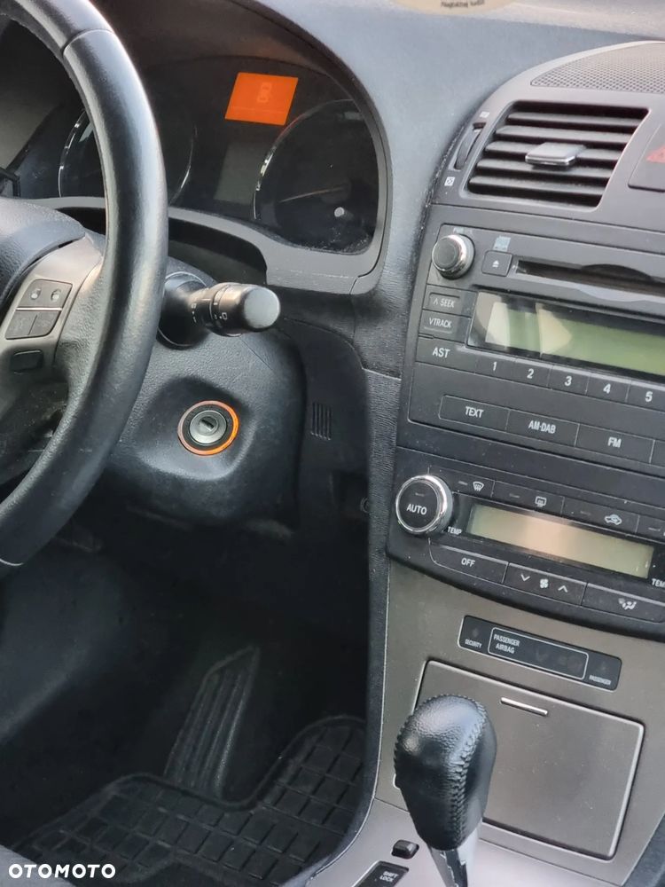 Toyota Avensis - 9