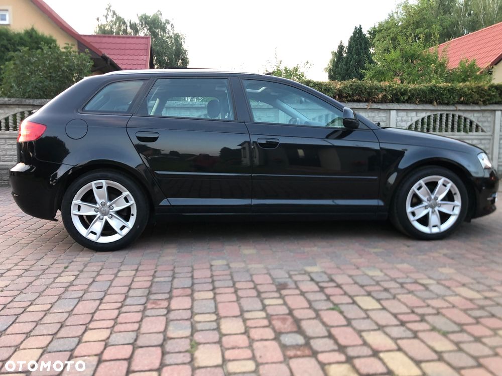 Audi A3 Sportback 2.0 TDI DPF Attraction - 2