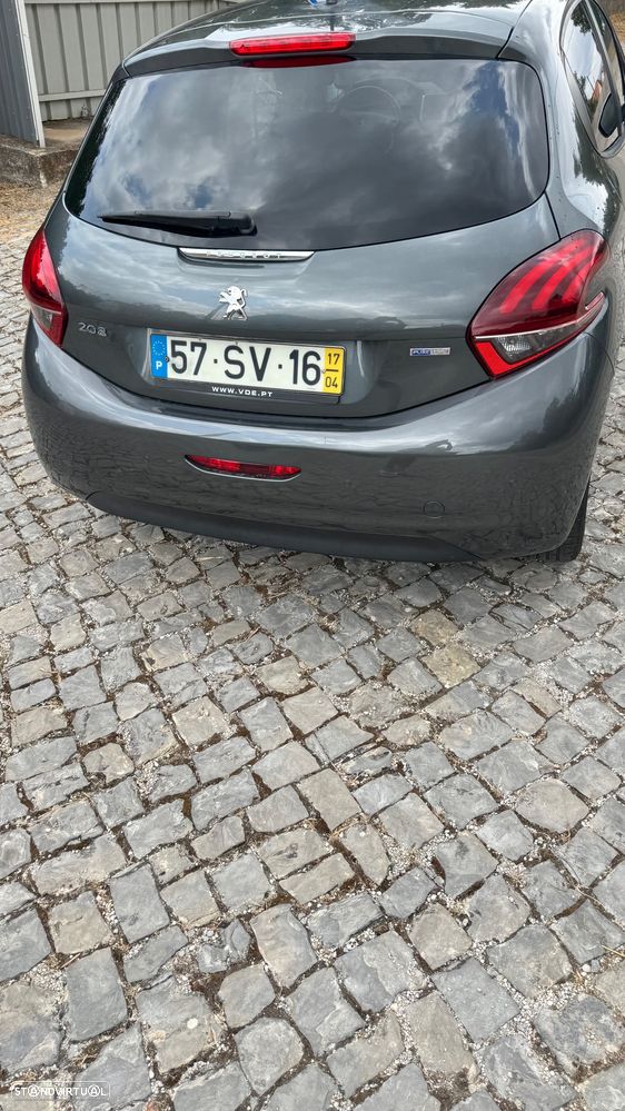 Peugeot 208 1.2 PureTech Style - 10