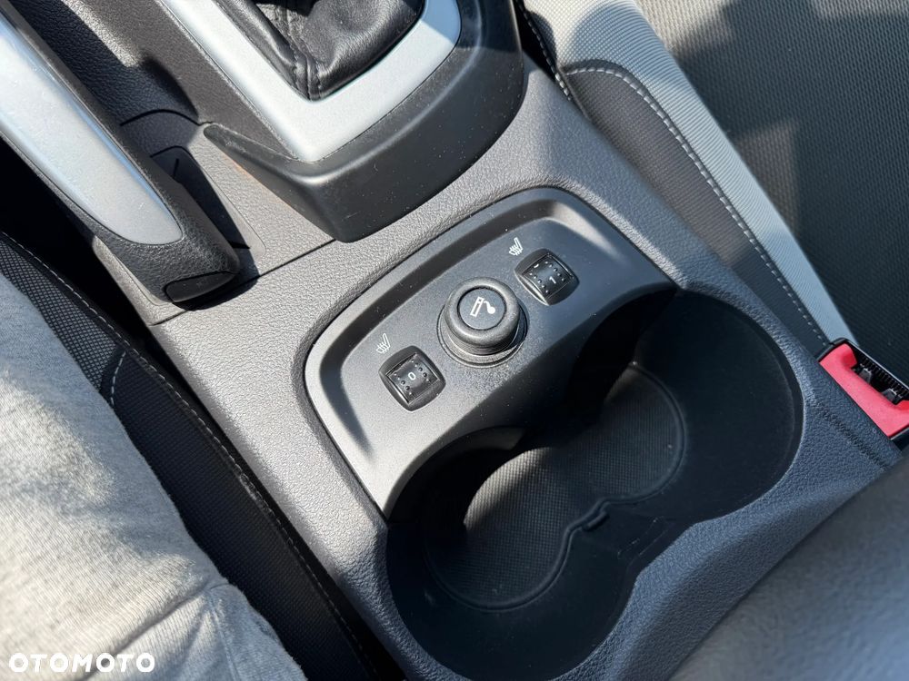 Ford Focus 1.6 TDCi DPF Champions Edition - 16