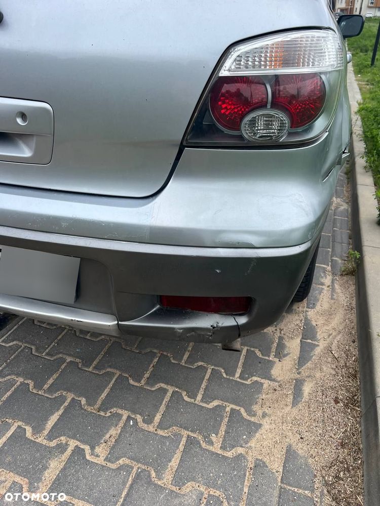 Mitsubishi Outlander - 2