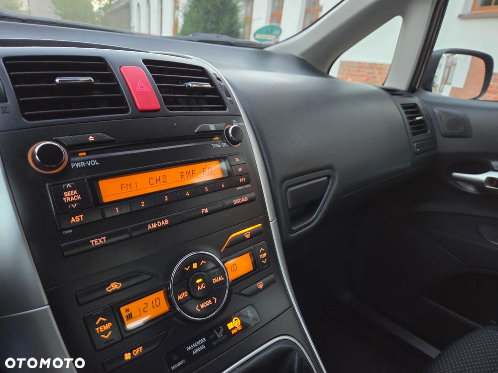 Toyota Auris - 16