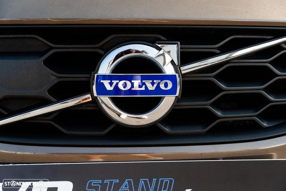 Volvo V60 Cross Country 2.0 D3 Momentum - 27
