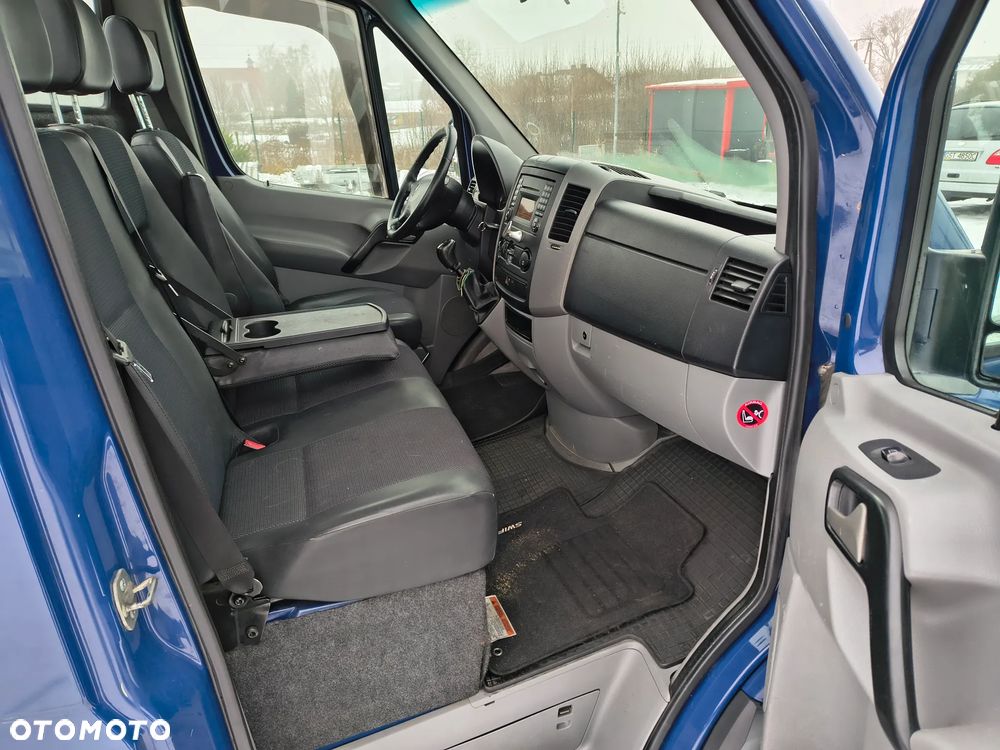 Mercedes-Benz Sprinter - 11