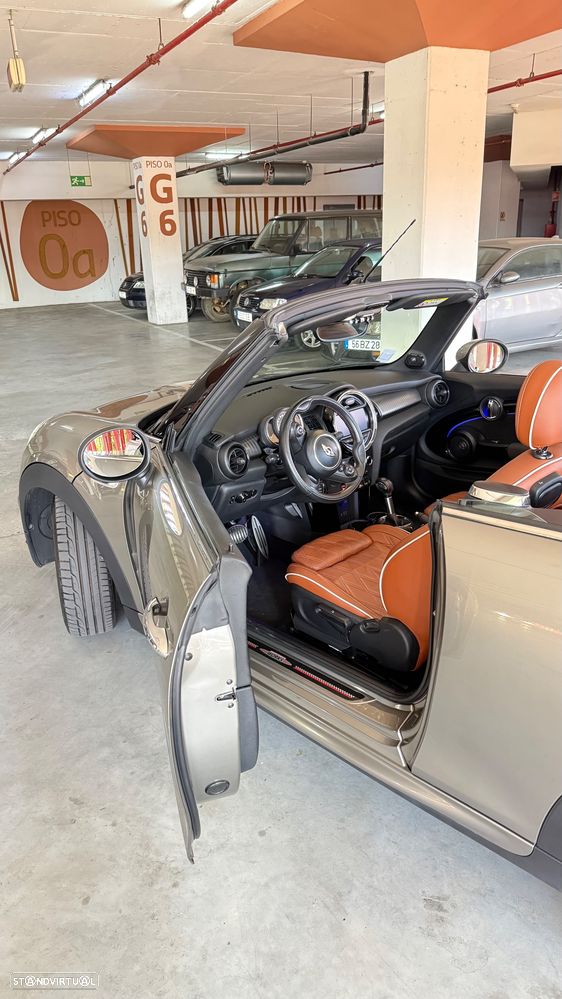 MINI Cabrio Cooper S Auto. Sidewalk - 12