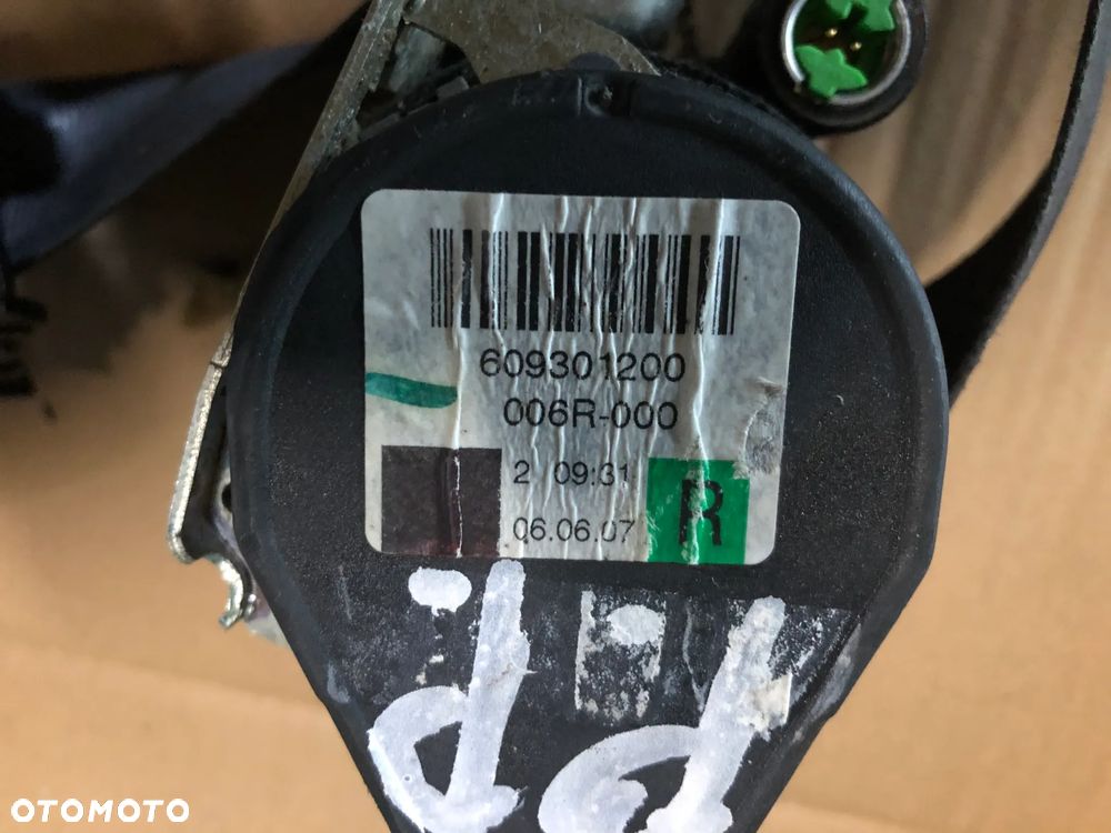 Pas bezpieczeństwa przedni prawy z nabojem 609301200 Range Rover Sport L320 - 2