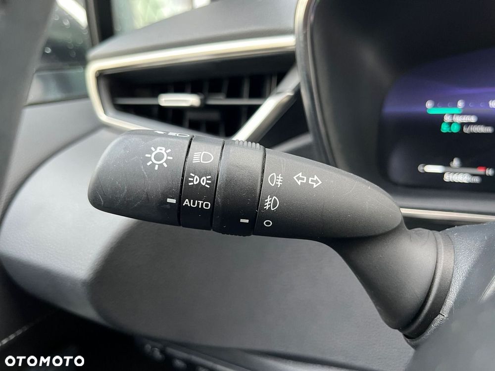 Toyota Corolla 1.8 Hybrid Comfort - 28